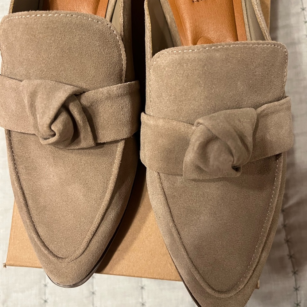 Lucky Brands slides